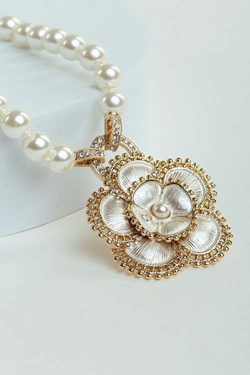 Sixdo White Petal Pearl Necklace